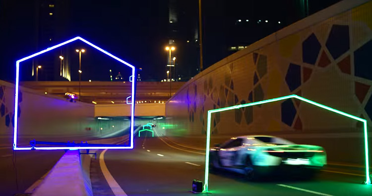 Drone vs McLaren in Dubai Drone vs McLaren in Dubai