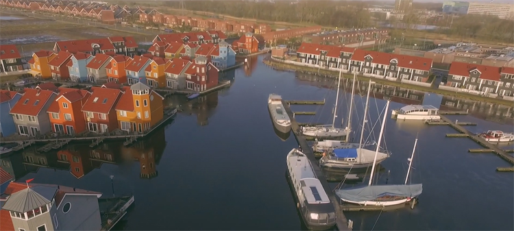 Reitdiephaven Groningen gefilmd met drone Reitdiephaven Groningen gefilmd met drone