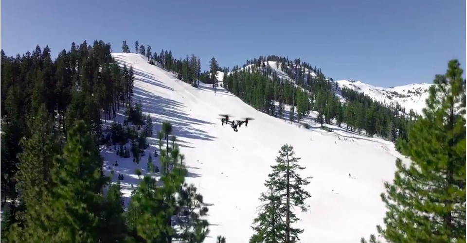 Amerikaanse start-up filmt skiërs met drones