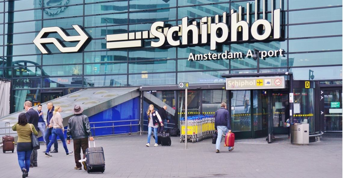 Weer drone in de buurt van vliegtuig op Schiphol