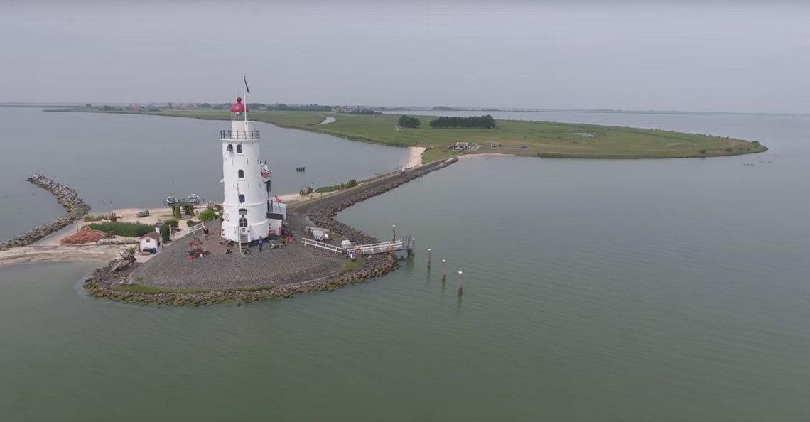 Vuurtorenbewoner schiet drone uit de lucht