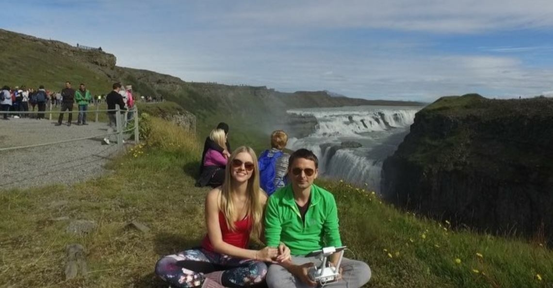 Matt Bellamy van Muse vliegt met drone in IJsland