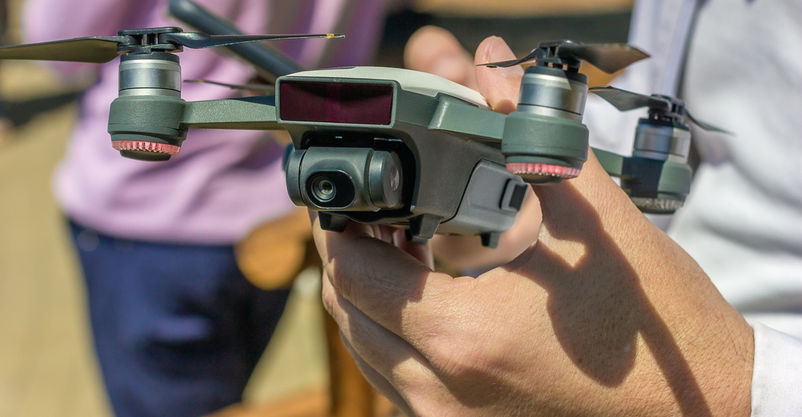 Regering ziet af van plannen beperken maximale hoogte voor drones