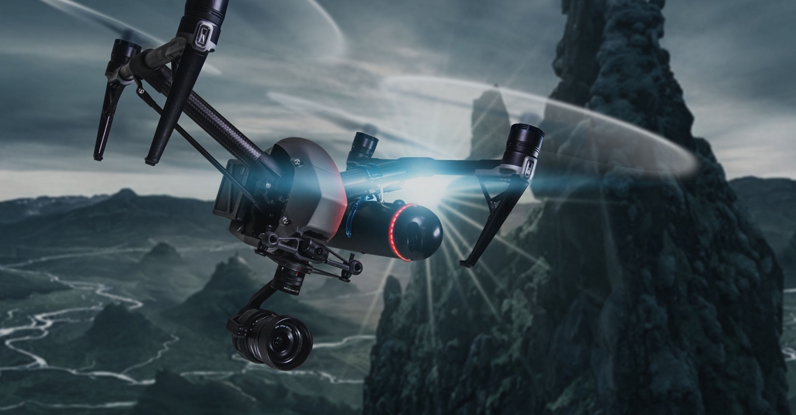 Parachutesysteem laat dronepiloten in de VS boven mensenmassa's vliegen