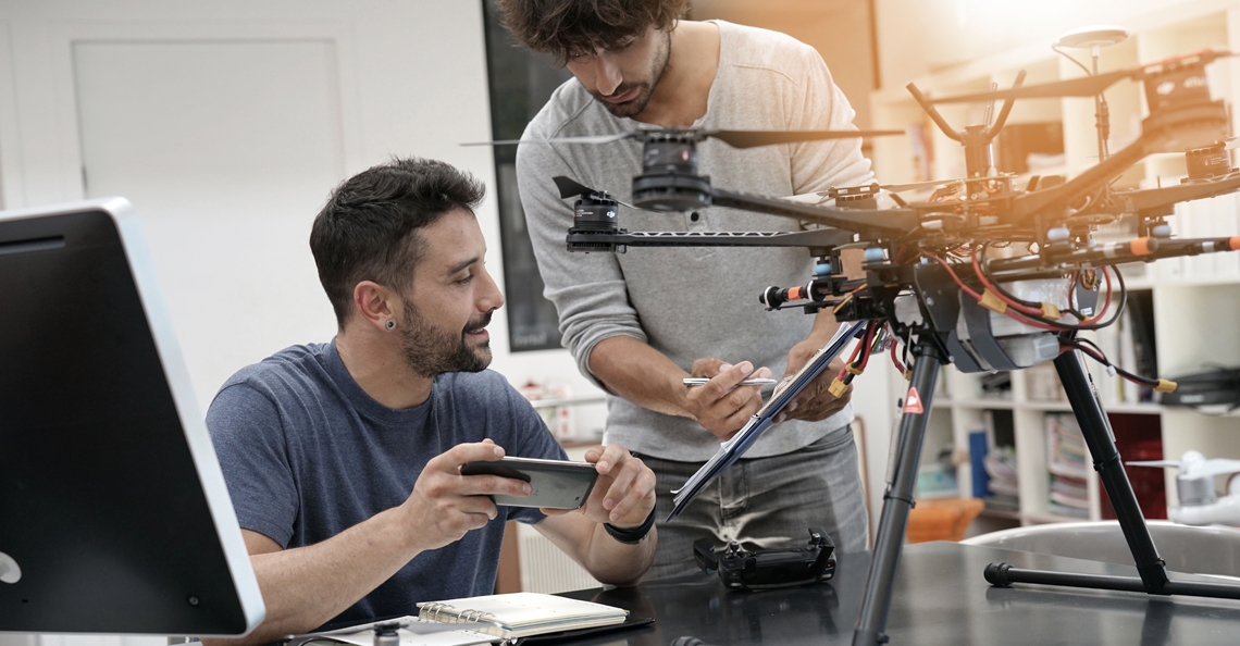 Avans Hogeschool en Aviolanda starten HBO-opleiding drone-ontwikkeling