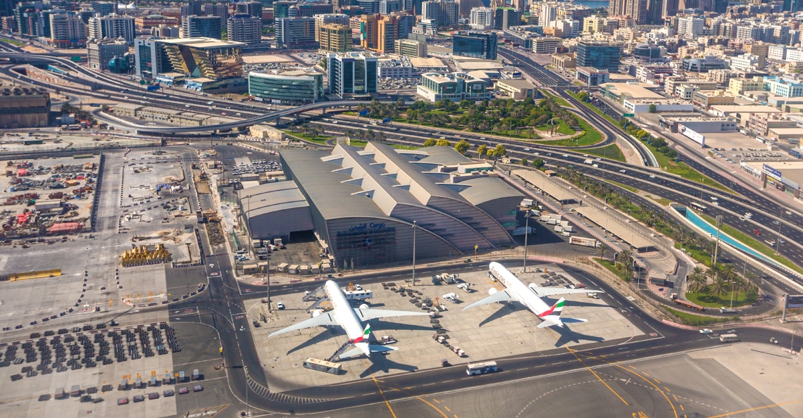 Vliegverkeer Dubai ligt kort stil door mogelijke aanwezigheid drones