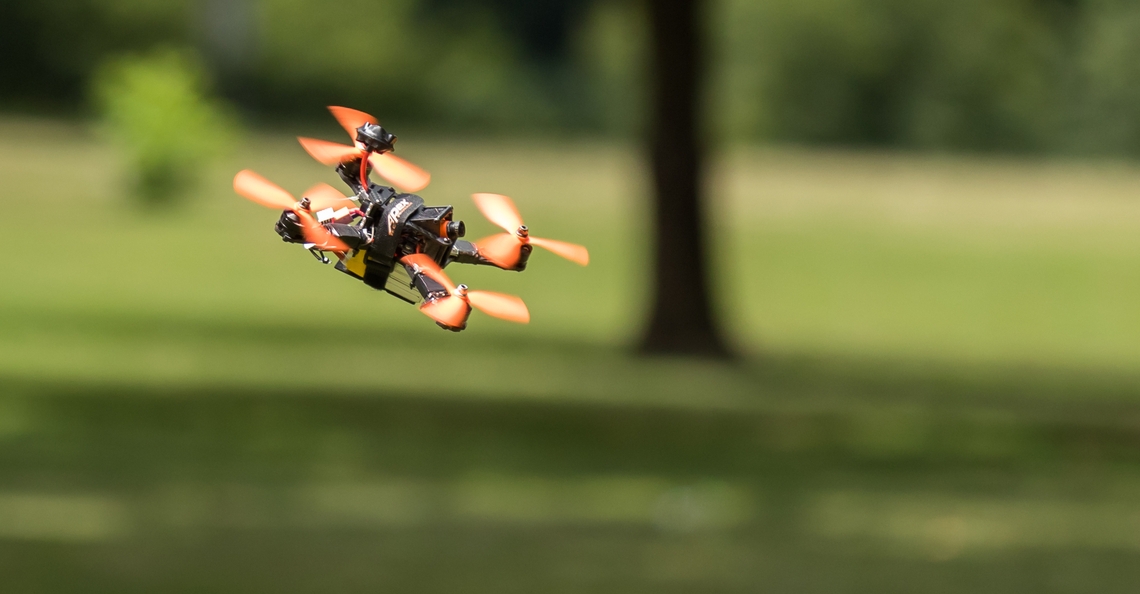 Zeventienjarige breekt Guinness World Record voor snelst opstijgende quadcopter