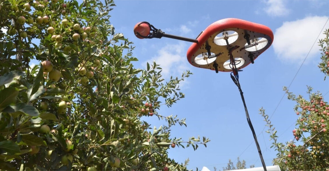 Tevel Technologies trekt aandacht met drones die fruit plukken