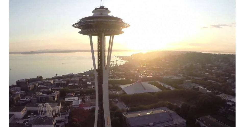 Drone van Amazon-medewerker vliegt (bijna) tegen Space Needle aan