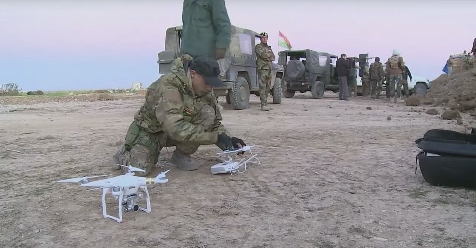 franse militairen strijden tegen is en nemen dji phantom 3 drone mee 2015