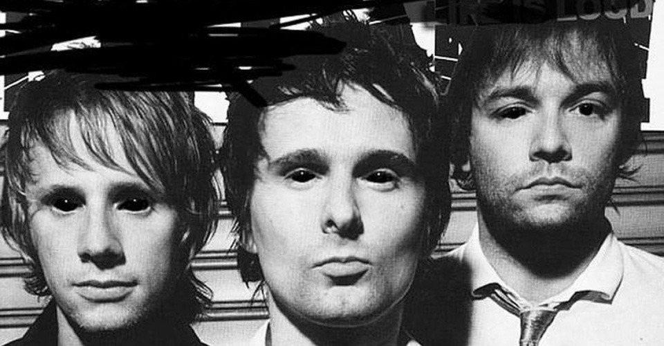 Britse rockband Muse brengt album genaamd Drones uit