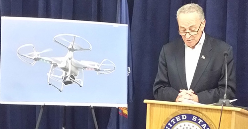 Senator Charles Schumer vraagt om versnelde regelgeving drones