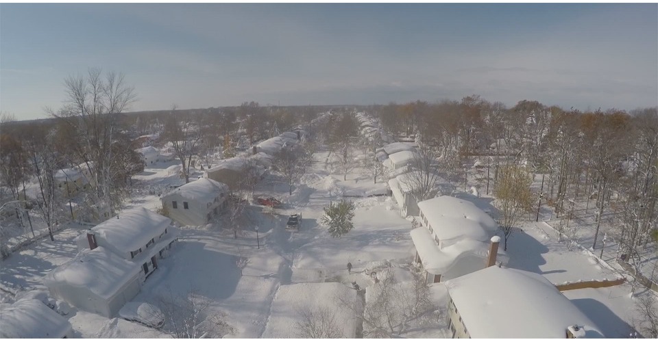 Drone filmt 5 dagen sneeuw in Amerika