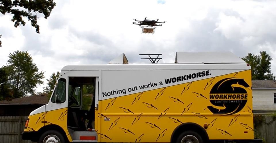 Workhorse test bezorgtrucks uitgerust met drones