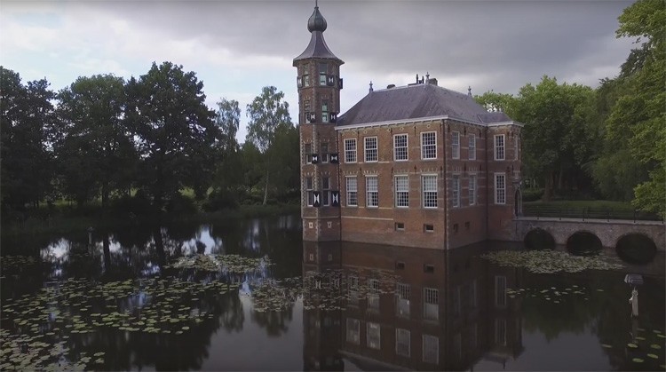 Drone filmt Bouvigne, Markdal en Wolfslaarpark in Breda