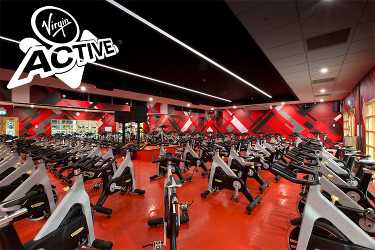 The Drone-ovic dropt tennisballen van boven