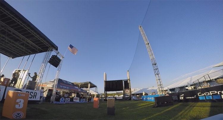 Groot FPV race parcours gefilmd tijdens kwalificatie