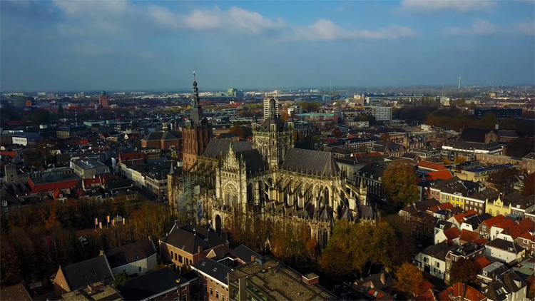 Carnavalsfeest in Den Bosch gefilmd met DJI Mavic Pro