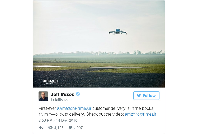 Amazon bezorgt eerste pakket met drone