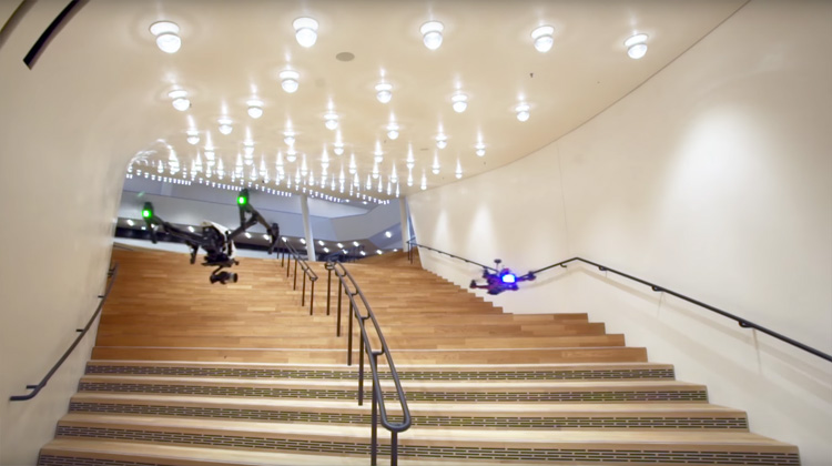 Elbphilharmonie concertgebouw in Hamburg gefilmd met drone