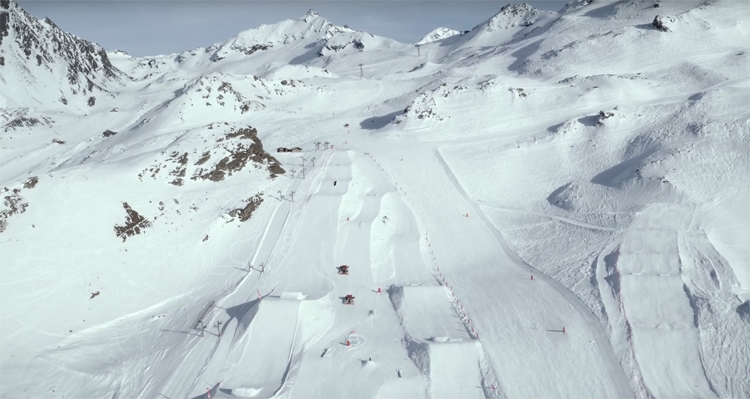 Drone Alps - Drone flight up to the Aiguille Du Midi - Alt 3842m 