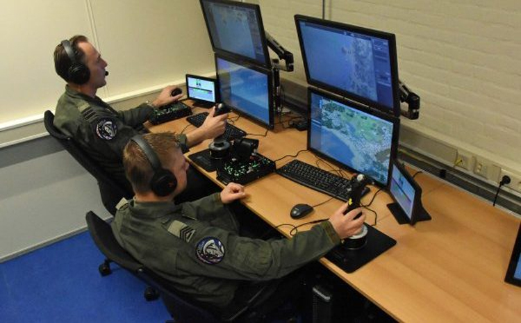 306 Squadron start training Europese UAV-simulator in Leeuwarden
