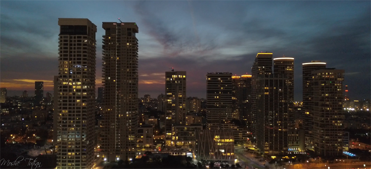 Tel Aviv in de nacht gefilmd met DJI Phantom 4 Pro drone