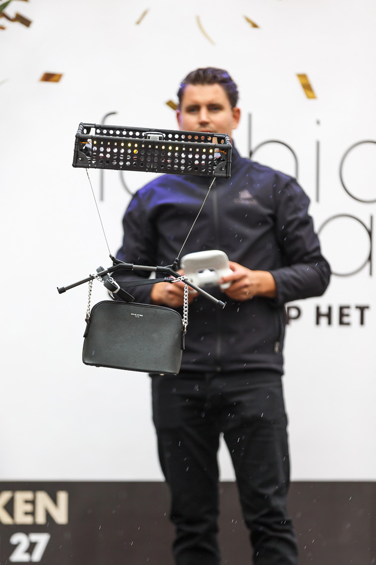 Modeshow met drones tijdens Fashion Party Houten