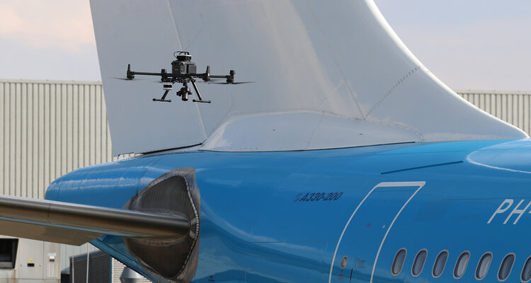 Europese primeur met drone-inspectie op vliegbasis Woensdrecht