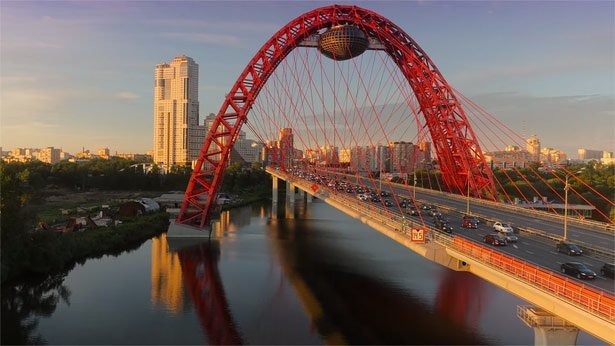 Zhivopisny-kabel-brug-moskou-rusland