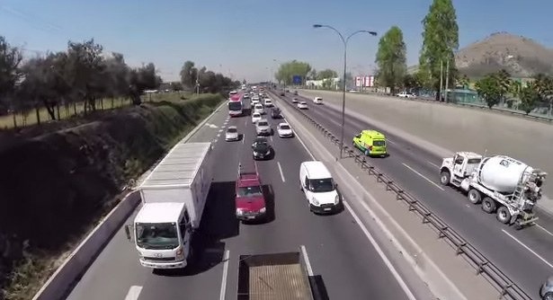 botsing-drone-vrachtwagen-op-snelweg