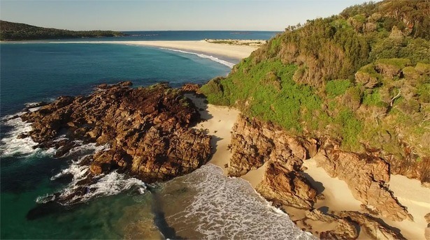 box-beach-australie-gefilmd-met-dji-drone-quadcopter