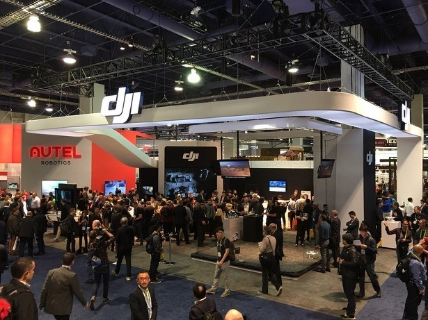 dji-booth-ces-2016-las-vegas-nevada-dronesnl-phantom-inspire-spreading-wings-osmo
