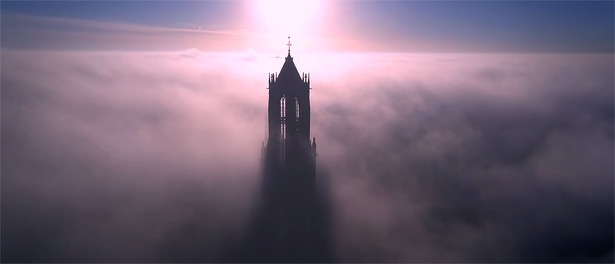 domtoren_utrecht_drone_mist_klein