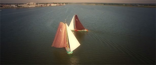 drone-flight-filmt-zeilboten-baai-lemmer-drones