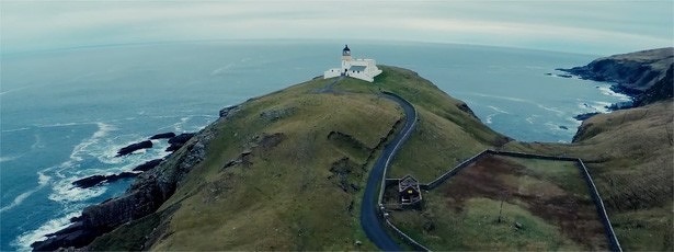 drone-video-schotland-quadcopter-onbemand-luchtvaartuig-water-vuurtoren-2015