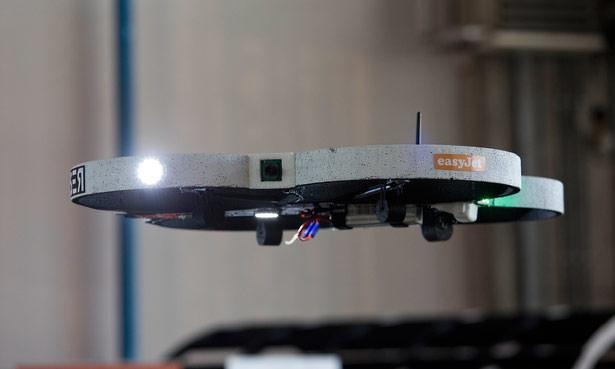 easy-jet-drone-technologie-laser-scanner-camera-3d-model-vliegtuig-hangar