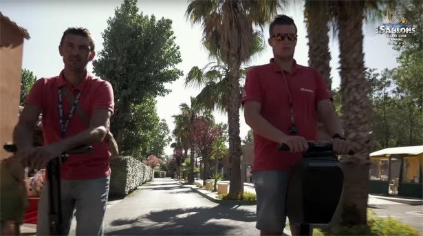 franse-camping-les-sablon-promo-video-drone-jacuzzi-zwembad-glijbaan-bommetje-portiragnes-plage-2015-personeel-segway