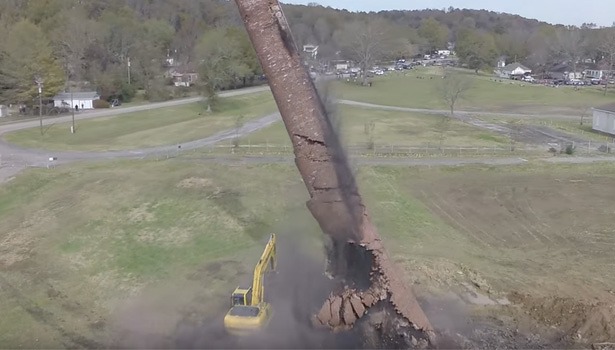 kraan-imploderen-pell-city-avondale-mills-drone-615x350