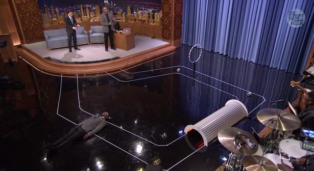 mini-drone-race-in-the-tonigh-show