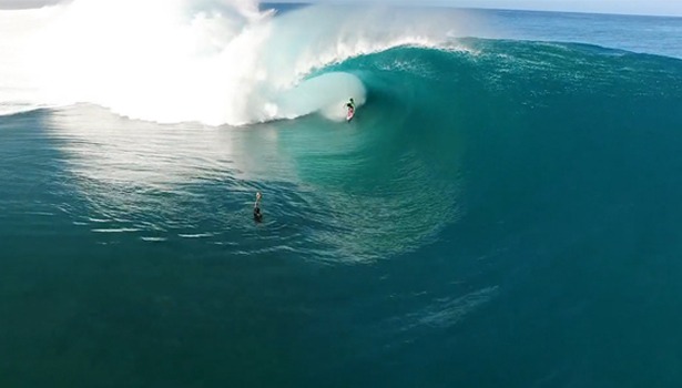 surf-video-quadcopter-drone-teahupoo-615x350