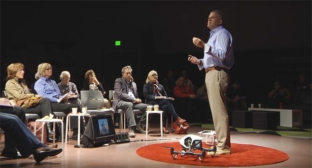 tedx-talks-michael-korman-gelooft-in-drones-quadcopter-veiligheidsdiensten-levens-redden-2015