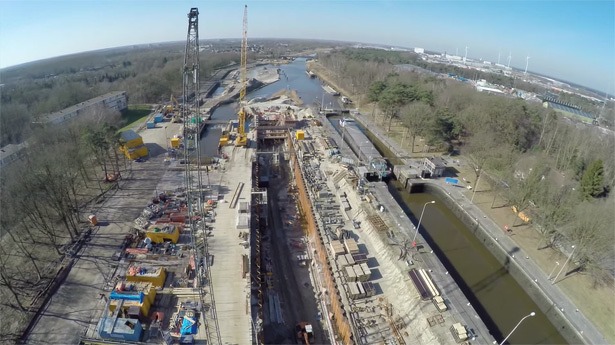 wouw-luchtopnames-tilburg-sluis-water-wilhelminakanaal